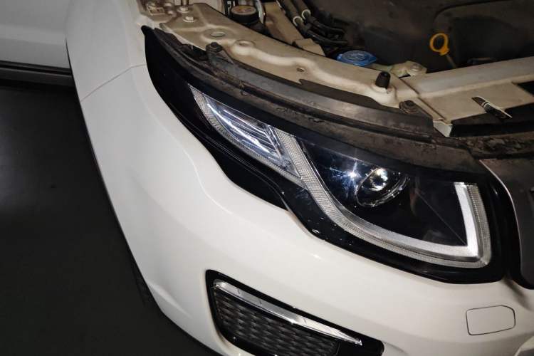 Used Land Rover Range Evoque 2018 240 PS SE Smart Brilliance Edition Right Front Headlight