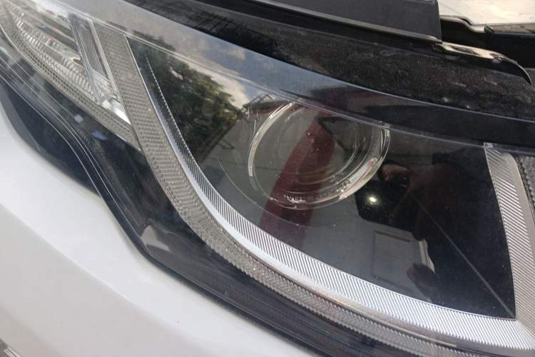 Used Land Rover Range Evoque 2018 240 PS SE Smart Brilliance Edition Right Front Headlight