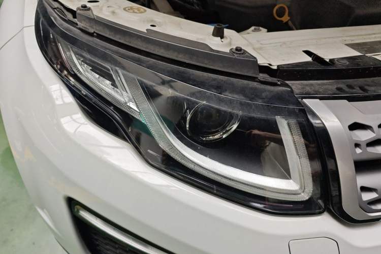 Used Land Rover Range Evoque 2018 240 PS SE Smart Brilliance Edition Right Front Headlight