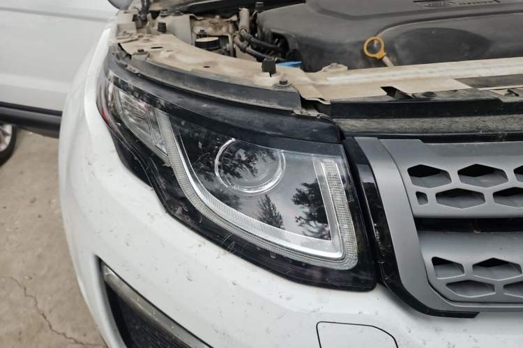 Used Land Rover Range Evoque 2018 240PS PURE Style Edition Right Front Headlight