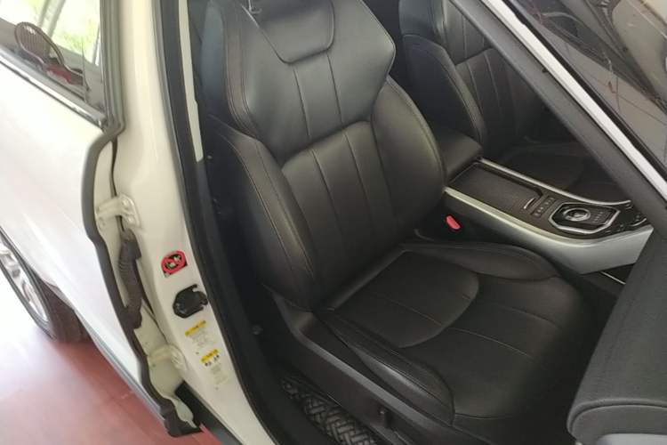 Used Land Rover Range Evoque 2018 240PS PURE Style Edition Right Front Seat
