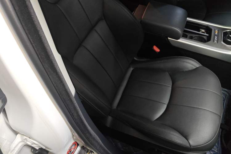 Used Land Rover Range Evoque 2018 240PS PURE Style Edition Right Front Seat