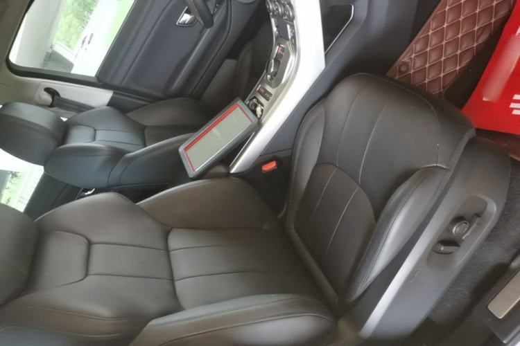 Used Land Rover Range Evoque 2018 240 PS SE Smart Brilliance Edition Right Front Seat