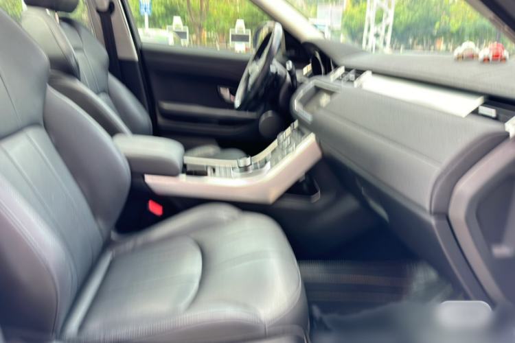 Used Land Rover Range Evoque 2018 240 PS SE Smart Brilliance Edition Right Front Seat