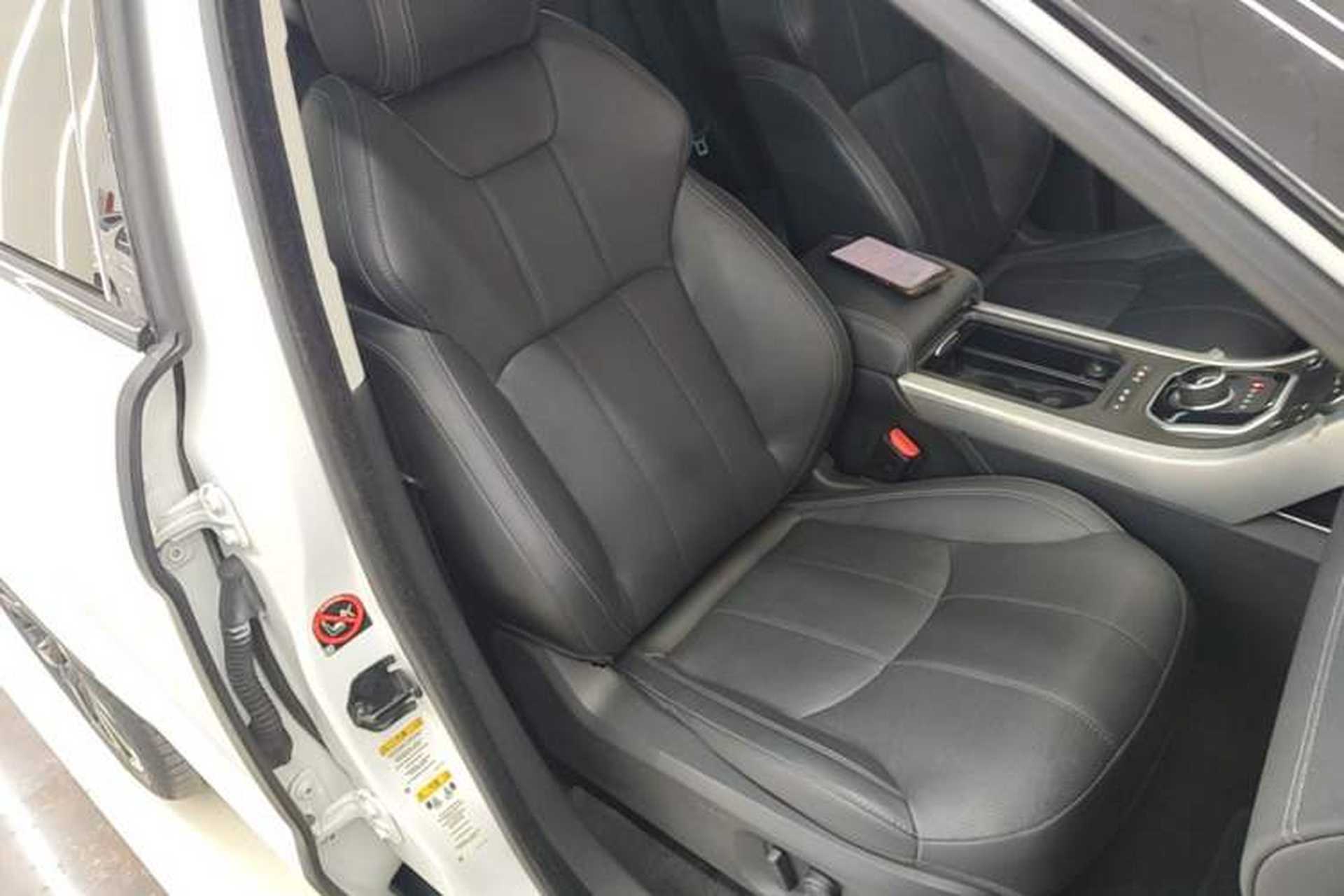 Used Land Rover Range Evoque 2018 240 PS SE DYNAMIC Smart Edition Right Front Seat