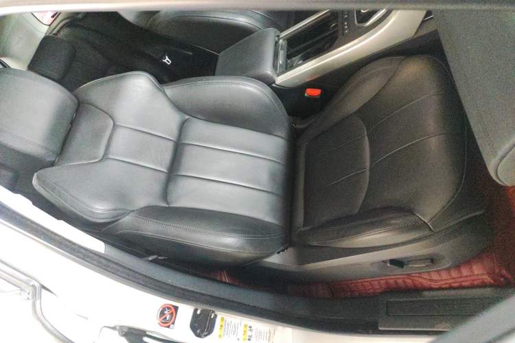 Used Land Rover Range Evoque 2018 200PS PURE New Fashion Edition Right Front Seat