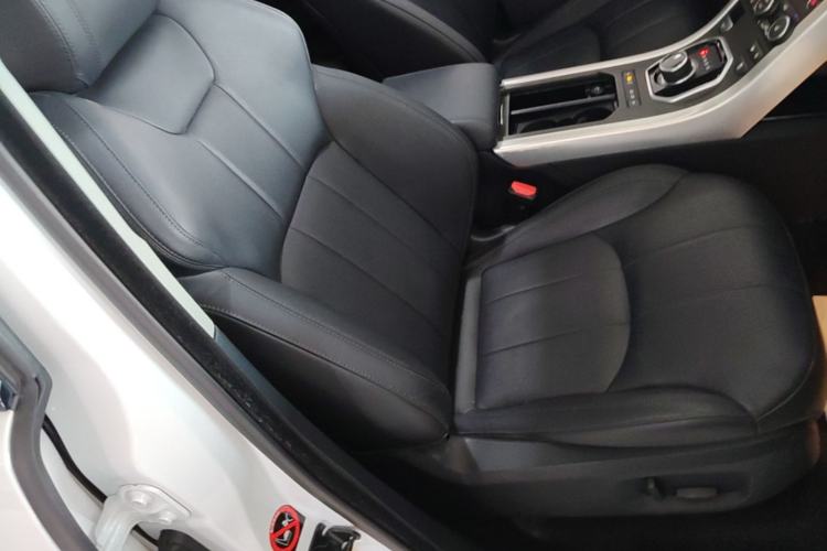 Used Land Rover Range Evoque 2018 240PS PURE Style Edition Right Front Seat