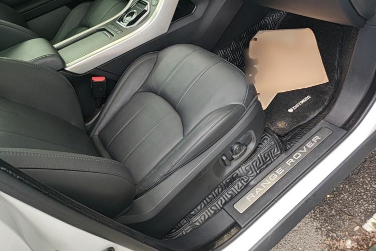 Used Land Rover Range Evoque 2018 240 PS SE Smart Brilliance Edition Right Front Seat