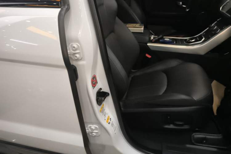 Used Land Rover Range Evoque 2018 240PS PURE Style Edition Right Front Seat
