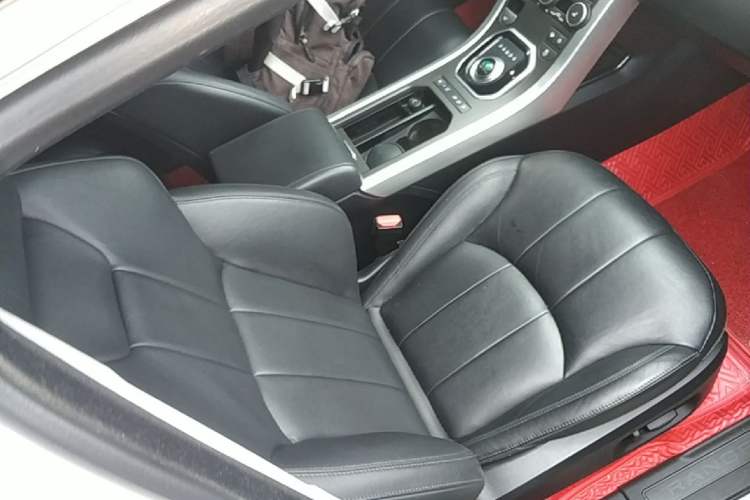Used Land Rover Range Evoque 2018 240PS PURE Style Edition Right Front Seat