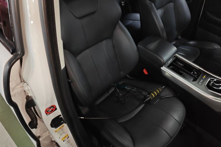 Used Land Rover Range Evoque 2018 240 PS SE Smart Brilliance Edition Right Front Seat
