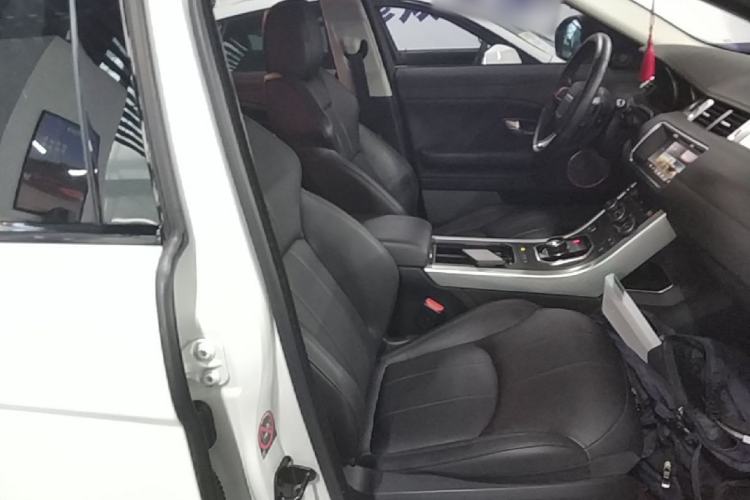 Used Land Rover Range Evoque 2018 240 PS SE Smart Brilliance Edition Right Front Seat