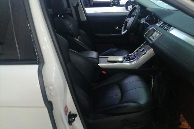 Used Land Rover Range Evoque 2018 240PS PURE Style Edition Right Front Seat