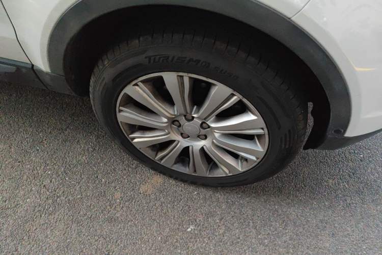 Used Land Rover Range Evoque 2018 240 PS SE Smart Brilliance Edition Right Front Wheel Hub