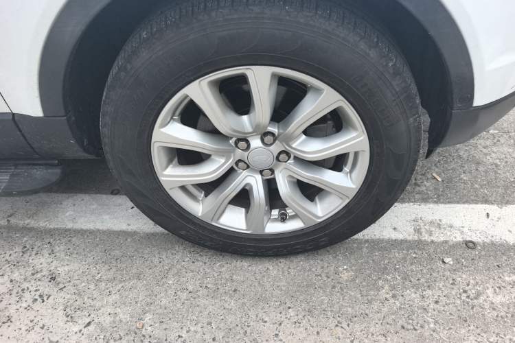 Used Land Rover Range Evoque 2018 240PS PURE Style Edition Right Front Wheel Hub