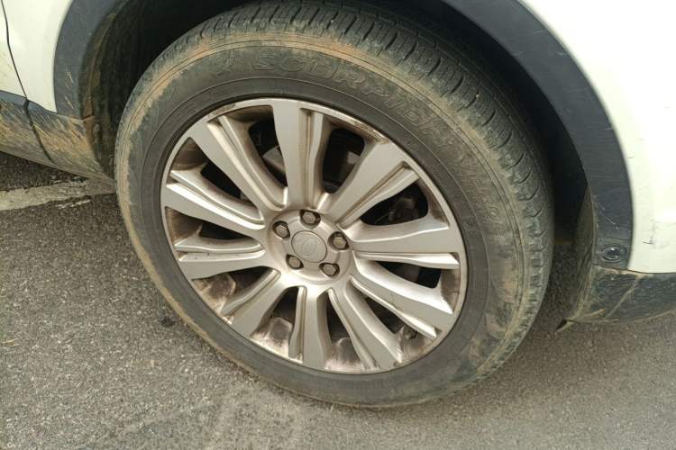 Used Land Rover Range Evoque 2018 240 PS SE Smart Brilliance Edition Right Front Wheel Hub