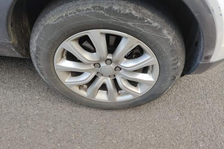 Used Land Rover Range Evoque 2018 240PS PURE Style Edition Right Front Wheel Hub