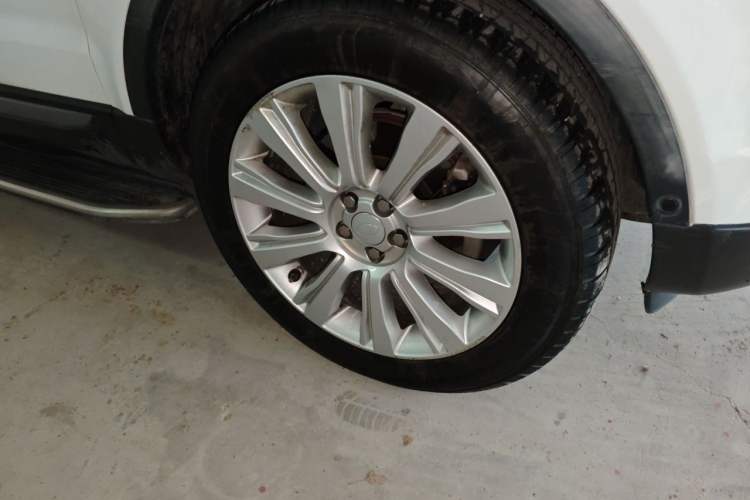 Used Land Rover Range Evoque 2018 240 PS SE Smart Brilliance Edition Right Front Wheel Hub