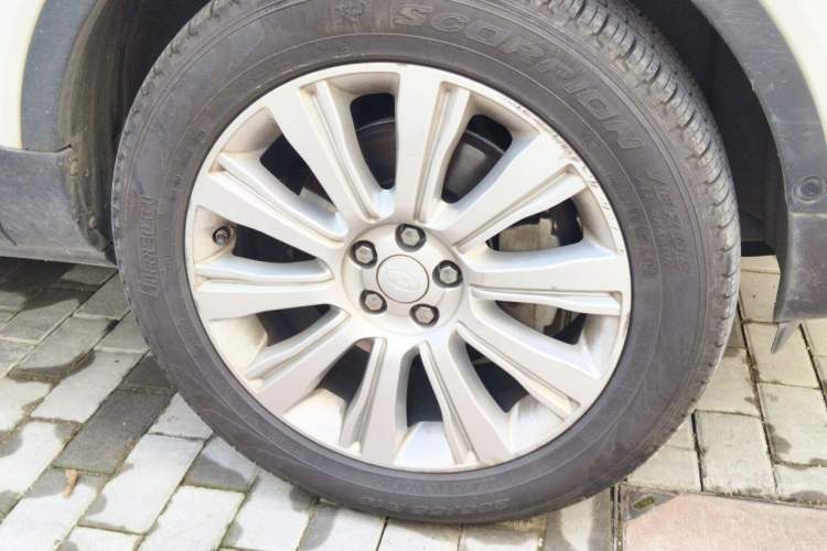 Used Land Rover Range Evoque 2018 240 PS SE Smart Brilliance Edition Right Front Wheel Hub