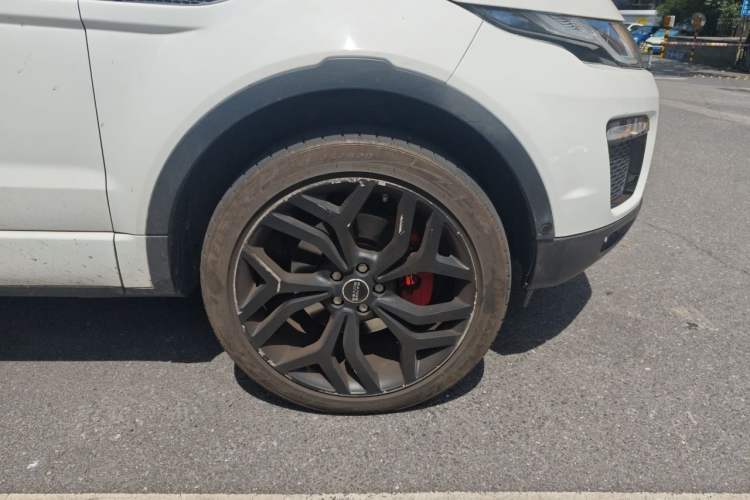 Used Land Rover Range Evoque 2018 240PS PURE Style Edition Right Front Wheel Hub