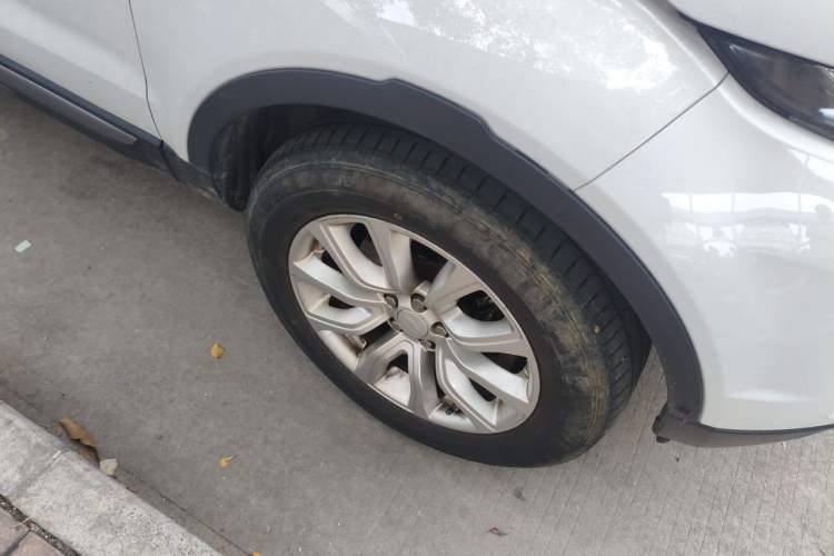 Used Land Rover Range Evoque 2018 240PS PURE Style Edition Right Front Wheel Hub