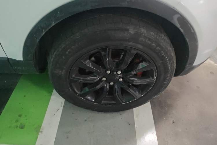 Used Land Rover Range Evoque 2018 240PS PURE Style Edition Right Front Wheel Hub