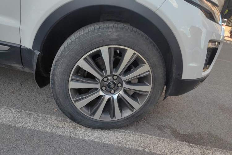 Used Land Rover Range Evoque 2018 240PS PURE Style Edition Right Front Wheel Hub