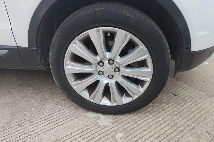 Used Land Rover Range Evoque 2018 240 PS SE Smart Brilliance Edition Right Front Wheel Hub
