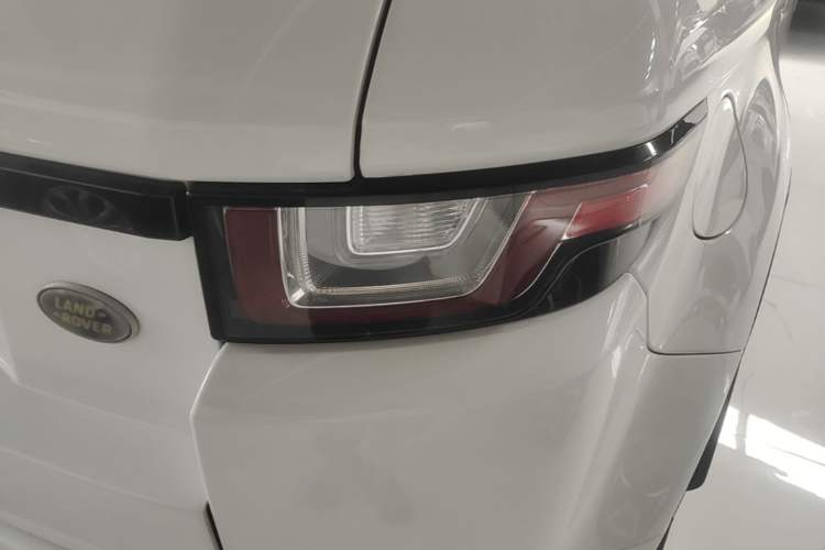 Used Land Rover Range Evoque 2018 240 PS HSE DYNAMIC All-Wheel Drive Edition Right Rear Taillight