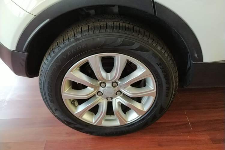 Used Land Rover Range Evoque 2018 240PS PURE Style Edition Right Rear Wheel Hub