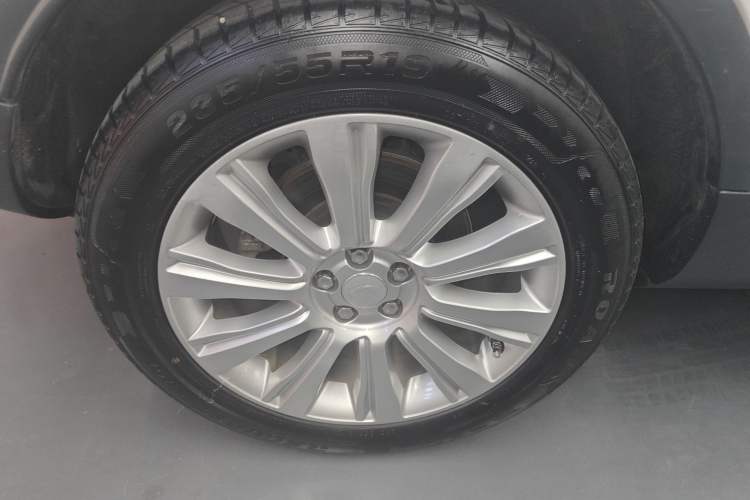 Used Land Rover Range Evoque 2018 240 PS SE Smart Brilliance Edition Right Rear Wheel Hub