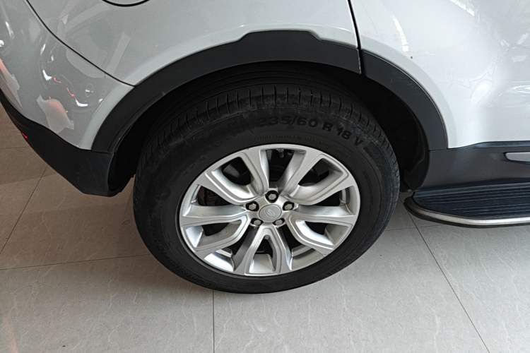 Used Land Rover Range Evoque 2018 240PS PURE Style Edition Right Rear Wheel Hub