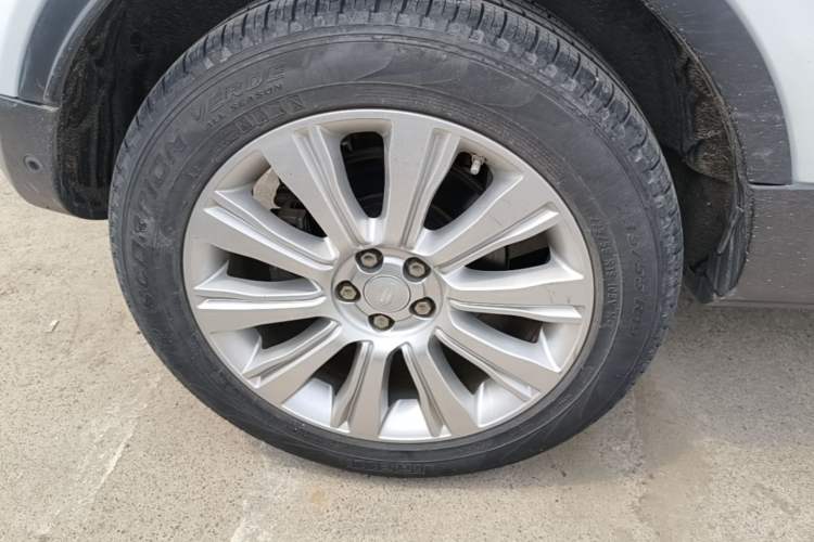 Used Land Rover Range Evoque 2018 240 PS SE Smart Brilliance Edition Right Rear Wheel Hub