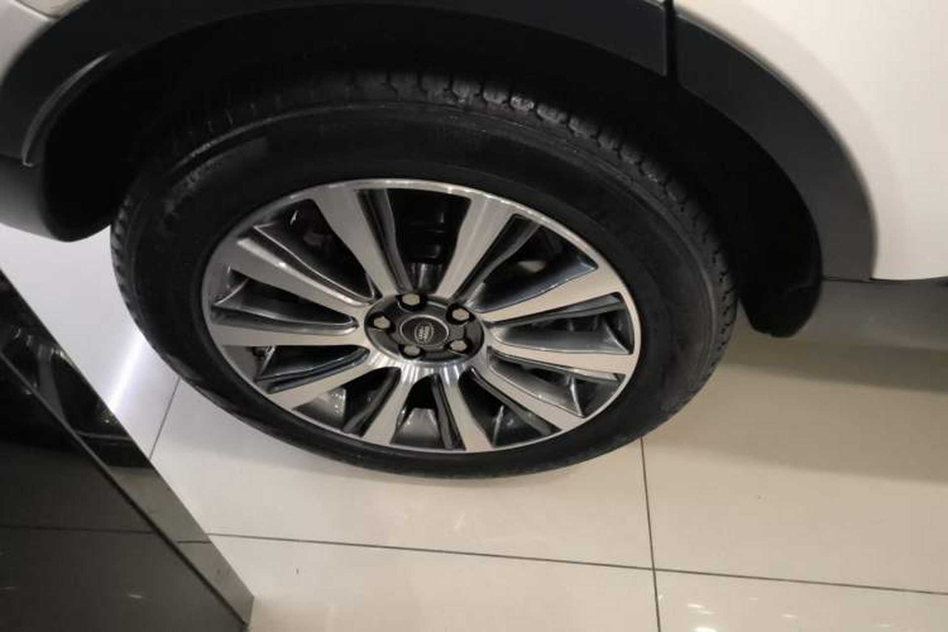 Used Land Rover Range Evoque 2018 240PS PURE Style Edition Right Rear Wheel Hub
