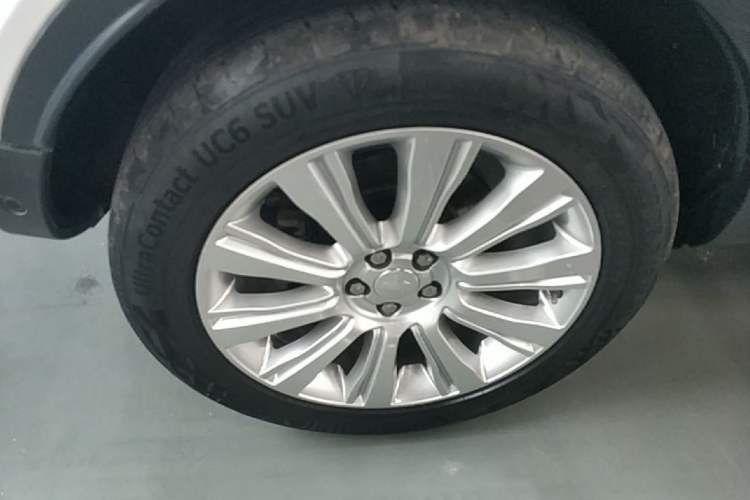 Used Land Rover Range Evoque 2018 240 PS SE Smart Brilliance Edition Right Rear Wheel Hub
