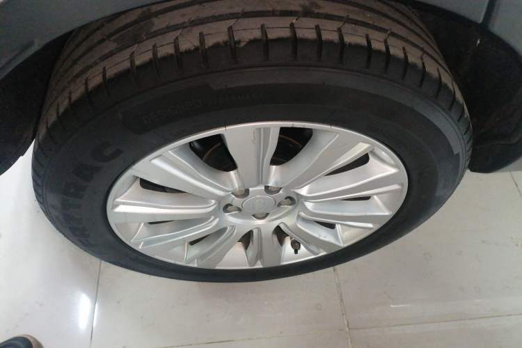 Used Land Rover Range Evoque 2018 240PS PURE Style Edition Right Rear Wheel Hub
