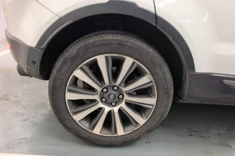 Used Land Rover Range Evoque 2018 240 PS SE Smart Brilliance Edition Right Rear Wheel Hub