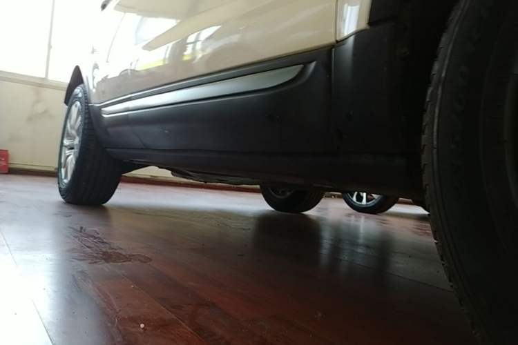 Used Land Rover Range Evoque 2018 240PS PURE Style Edition Right Side Sill