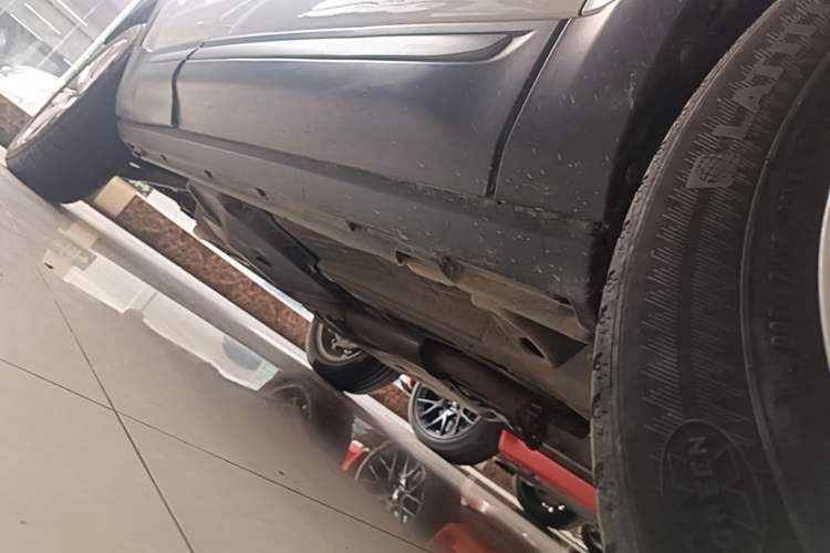 Used Land Rover Range Evoque 2018 240 PS SE Smart Brilliance Edition Right Side Sill