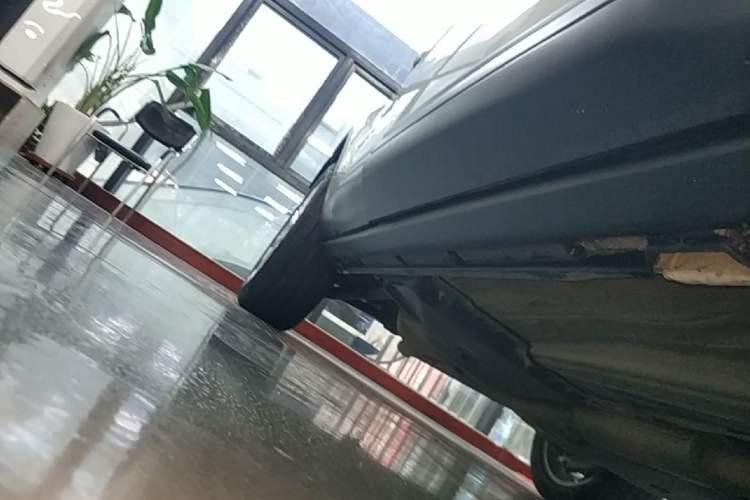 Used Land Rover Range Evoque 2018 240 PS SE Smart Brilliance Edition Right Side Sill