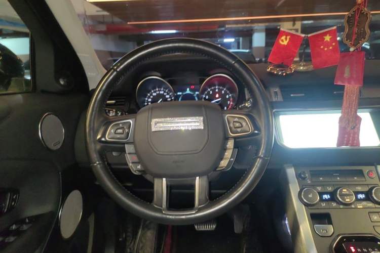 Used Land Rover Range Evoque 2018 240 PS SE Smart Brilliance Edition Steering Wheel