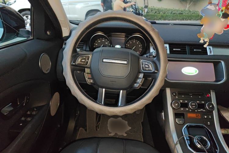 Used Land Rover Range Evoque 2018 240 PS SE Smart Brilliance Edition Steering Wheel