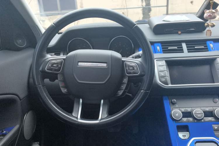 Used Land Rover Range Evoque 2018 240PS PURE Style Edition Steering Wheel