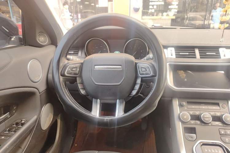 Used Land Rover Range Evoque 2018 240 PS SE Smart Brilliance Edition Steering Wheel