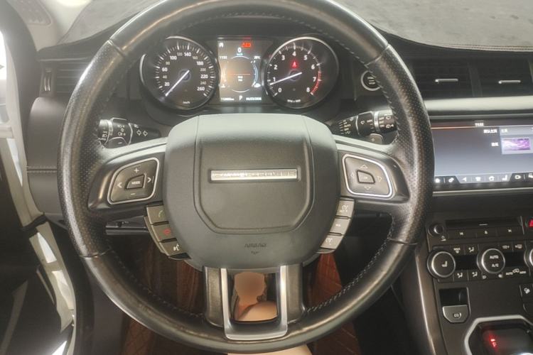 Used Land Rover Range Evoque 2018 240 PS HSE DYNAMIC All-Wheel Drive Edition Steering Wheel