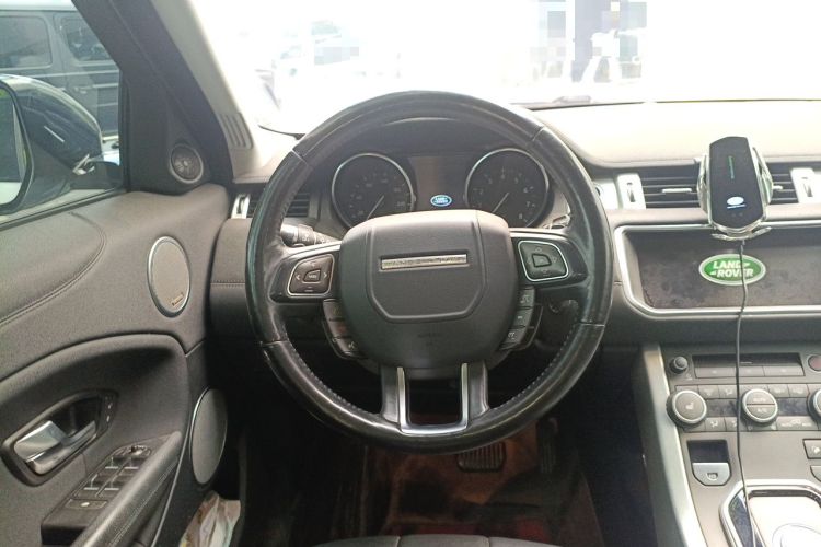 Used Land Rover Range Evoque 2018 240 PS SE Smart Brilliance Edition Steering Wheel