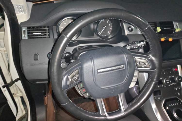 Used Land Rover Range Evoque 2018 240 PS SE Smart Brilliance Edition Steering Wheel