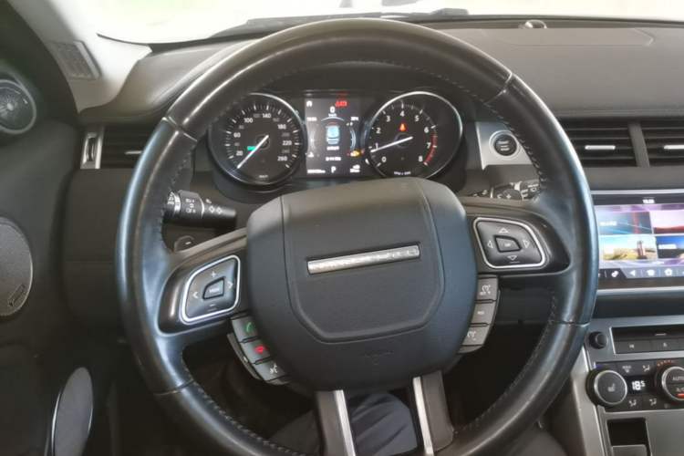 Used Land Rover Range Evoque 2018 240 PS SE Smart Brilliance Edition Steering Wheel