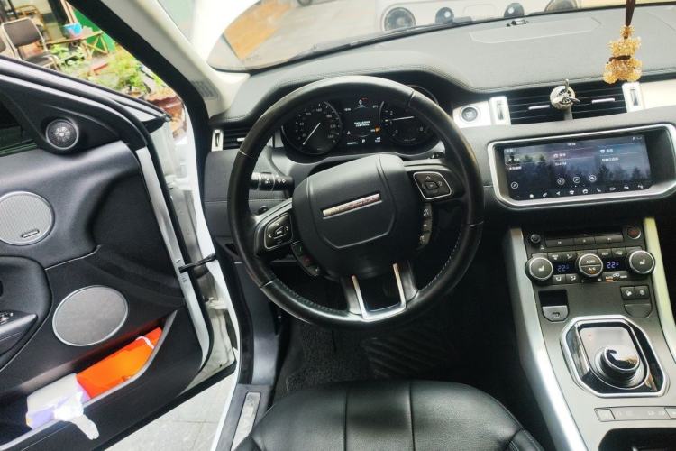 Used Land Rover Range Evoque 2018 240 PS SE Smart Brilliance Edition Steering Wheel