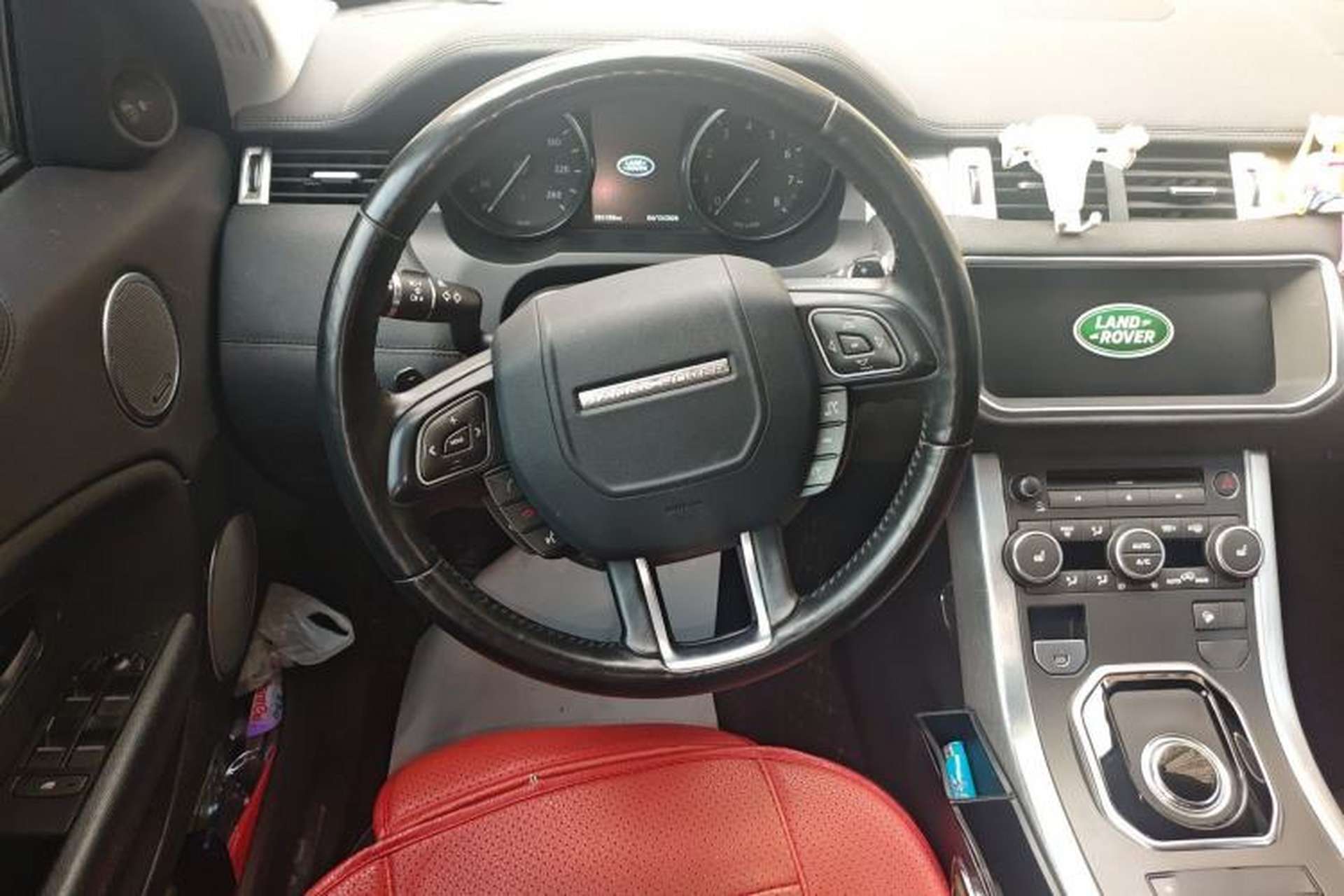Used Land Rover Range Evoque 2018 240 PS SE Smart Brilliance Edition Steering Wheel